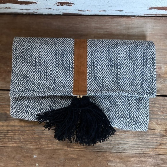The Royal Standard Tassel Jute Clutch - Picture 1 of 6